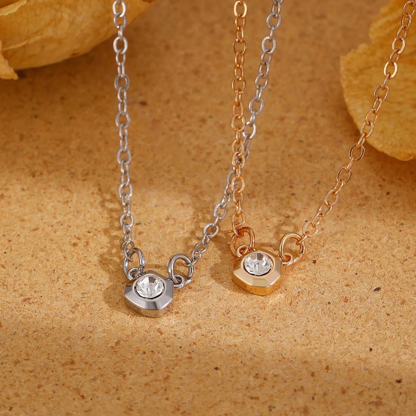 Simple Fashion Water Drop Small Pendant Pearl Necklace For Women Jewelry 2024 Trending New Women's Zircon Collarbone Necklaces